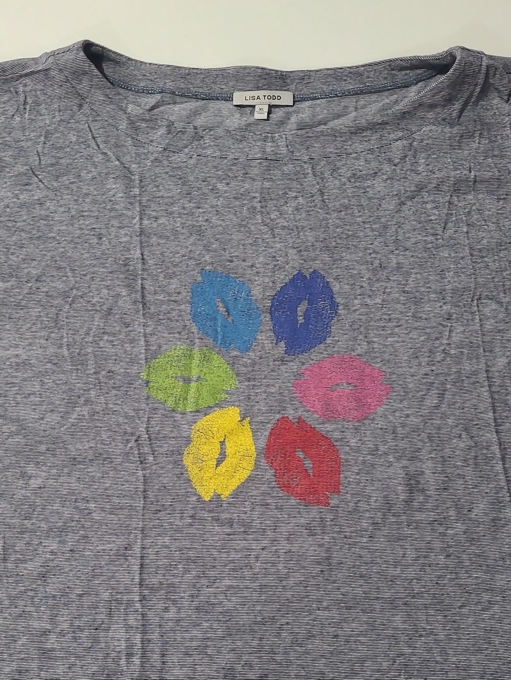 Lisa Todd Heather Gray Tee with Multicolor Lip Motif